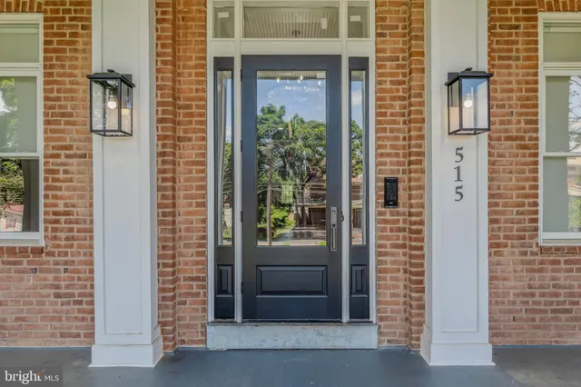 $1,800 | 515 East Washington Street, Unit 101, Charles Town, WV 25414