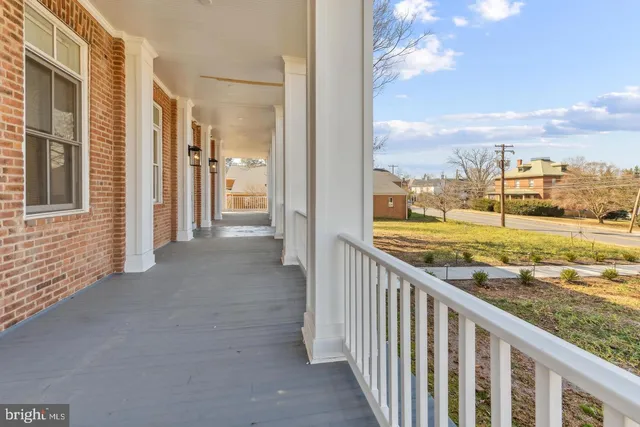 $1,800 | 515 East Washington Street, Unit 101, Charles Town, WV 25414