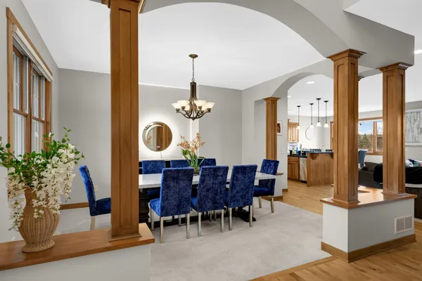 $894,900 | 10590 Watersedge Lane, Woodbury, MN 55129