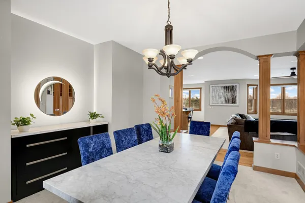 $894,900 | 10590 Watersedge Lane, Woodbury, MN 55129