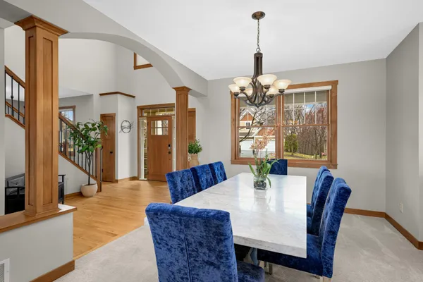 $894,900 | 10590 Watersedge Lane, Woodbury, MN 55129