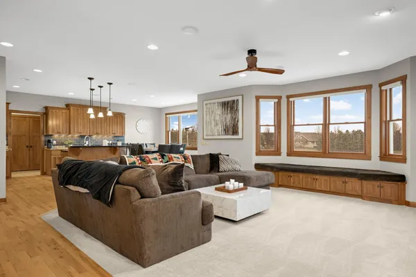 $894,900 | 10590 Watersedge Lane, Woodbury, MN 55129