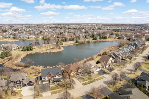 $894,900 | 10590 Watersedge Lane, Woodbury, MN 55129