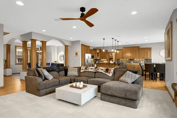 $894,900 | 10590 Watersedge Lane, Woodbury, MN 55129