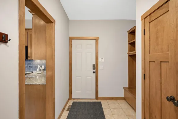 $894,900 | 10590 Watersedge Lane, Woodbury, MN 55129