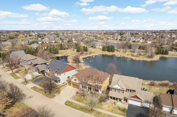 $894,900 | 10590 Watersedge Lane, Woodbury, MN 55129