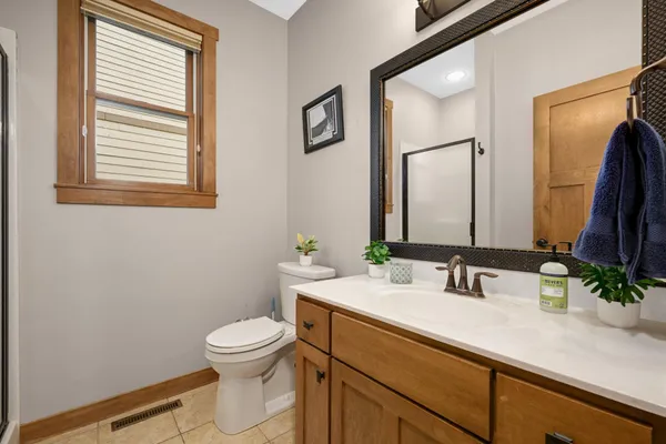 $894,900 | 10590 Watersedge Lane, Woodbury, MN 55129