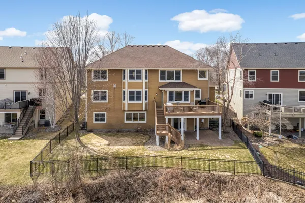 $894,900 | 10590 Watersedge Lane, Woodbury, MN 55129