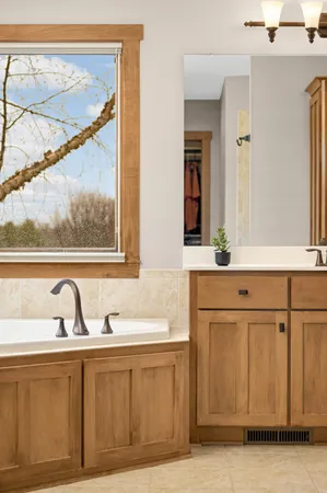 $894,900 | 10590 Watersedge Lane, Woodbury, MN 55129