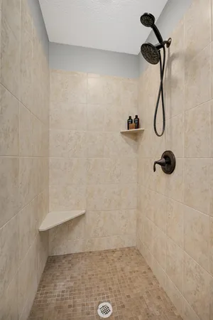 $894,900 | 10590 Watersedge Lane, Woodbury, MN 55129