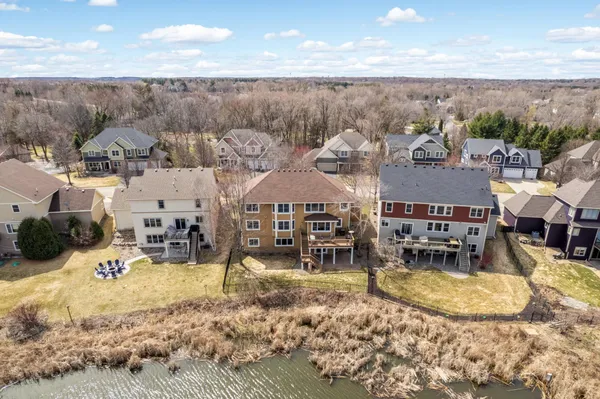 $894,900 | 10590 Watersedge Lane, Woodbury, MN 55129