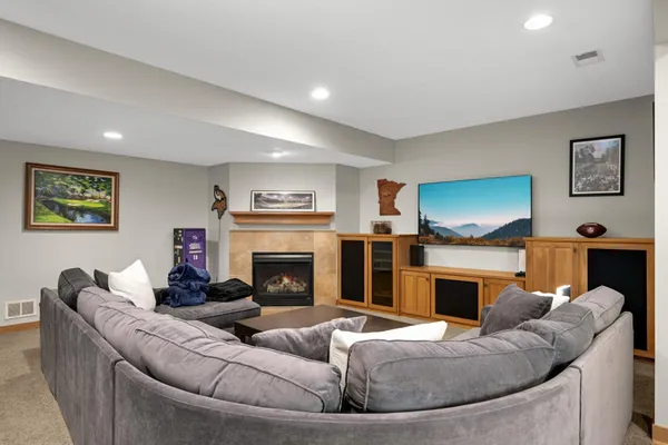 $894,900 | 10590 Watersedge Lane, Woodbury, MN 55129