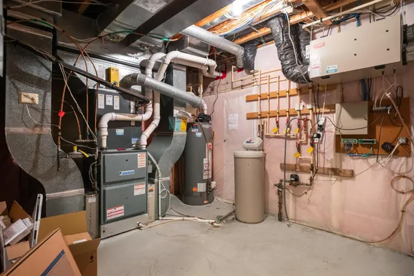 $894,900 | 10590 Watersedge Lane, Woodbury, MN 55129