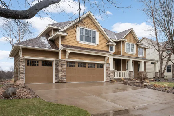 $894,900 | 10590 Watersedge Lane, Woodbury, MN 55129