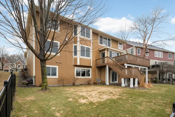 $894,900 | 10590 Watersedge Lane, Woodbury, MN 55129