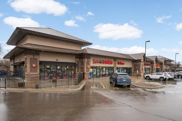 $894,900 | 10590 Watersedge Lane, Woodbury, MN 55129