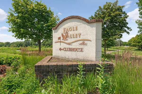 $894,900 | 10590 Watersedge Lane, Woodbury, MN 55129