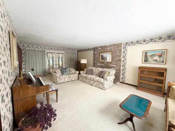 $335,000 | 390 North Golf Manor Road, Connersville, IN 47331