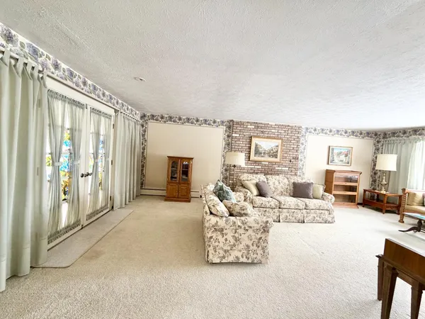 $335,000 | 390 North Golf Manor Road, Connersville, IN 47331