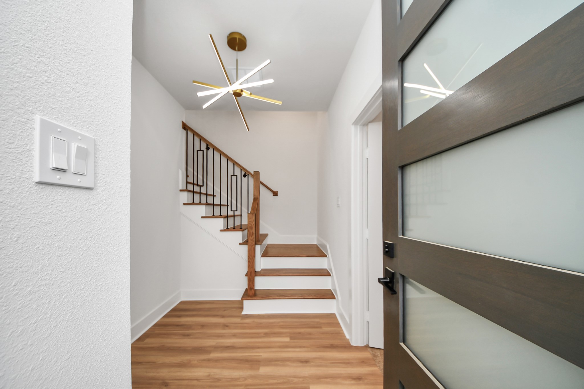 2426 Ella Boulevard Houston, TX 77008 - Photo 4 of 43