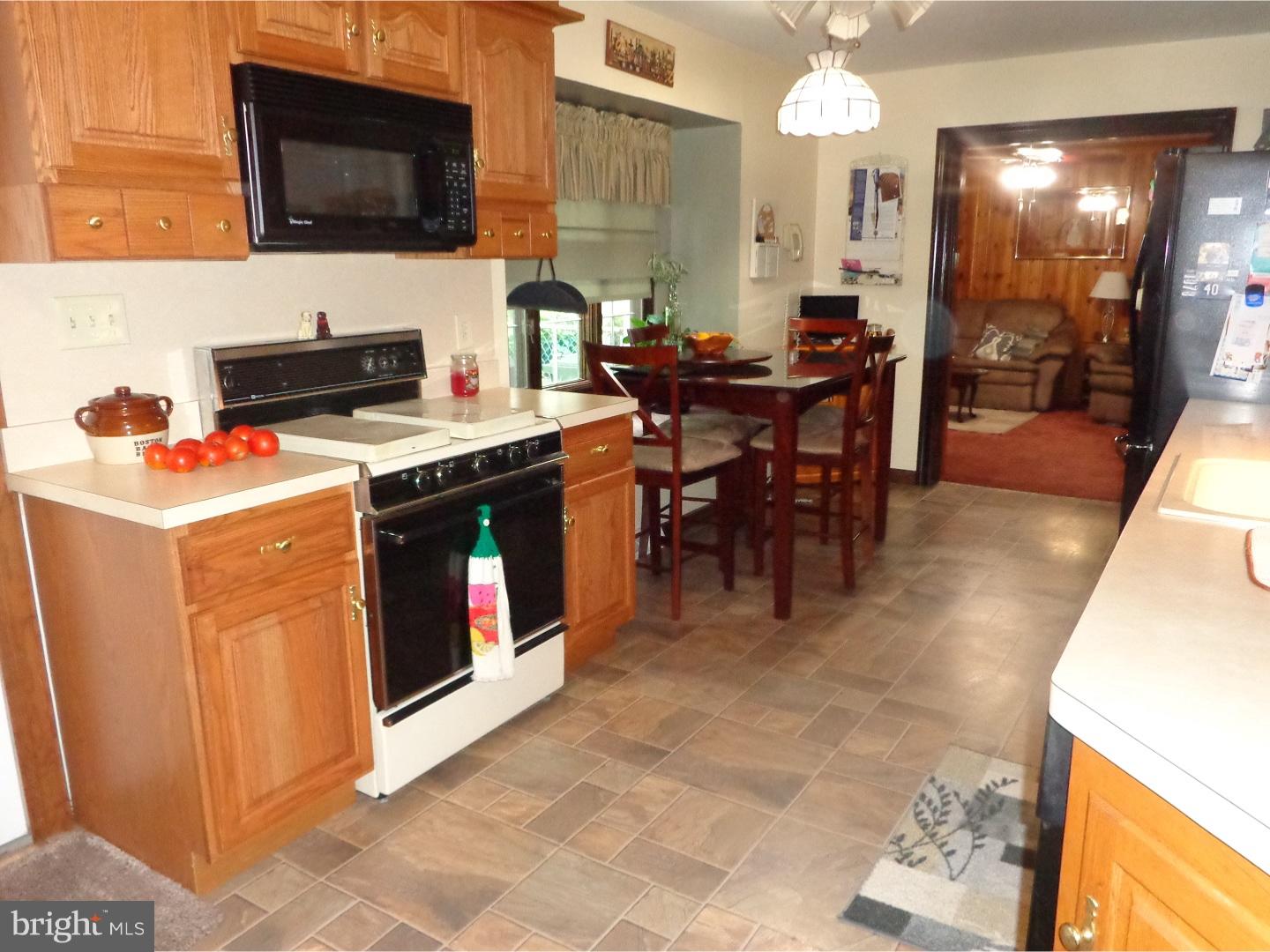 16 Livingstone Road Sewell, NJ 08080 - Photo 3 of 15 Kitchen