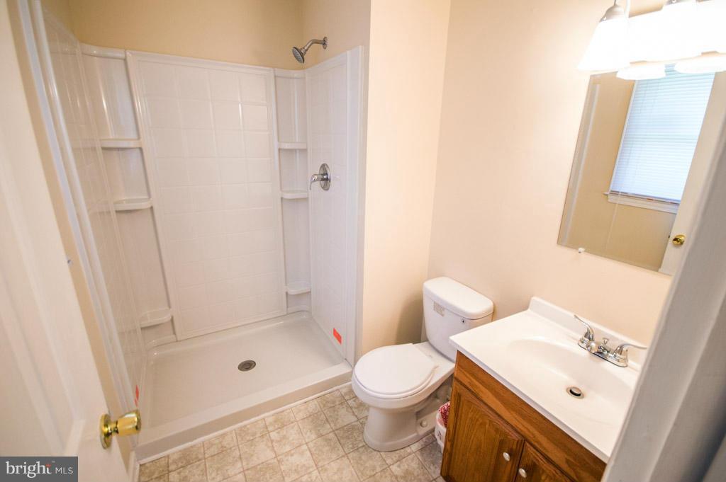 103 Ash Road Front Royal, VA 22630 - Photo 15 of 30 Bath (Master)