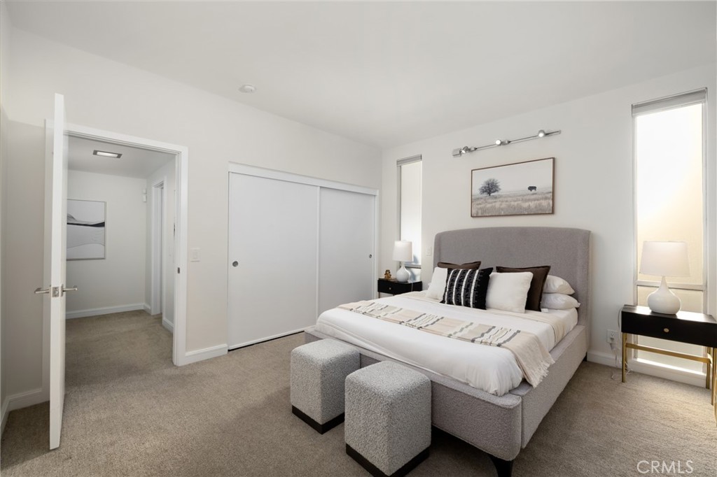 598 Camillo Road Sierra Madre, CA 91024 - Photo 44 of 75 a bedroom with a bed and a night lamp