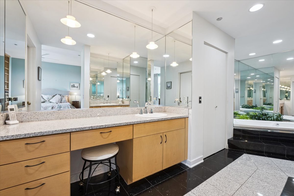 2100 North Racine Avenue, Unit 4B Chicago, IL 60614 - Photo 31 of 43 Gallery Image 31