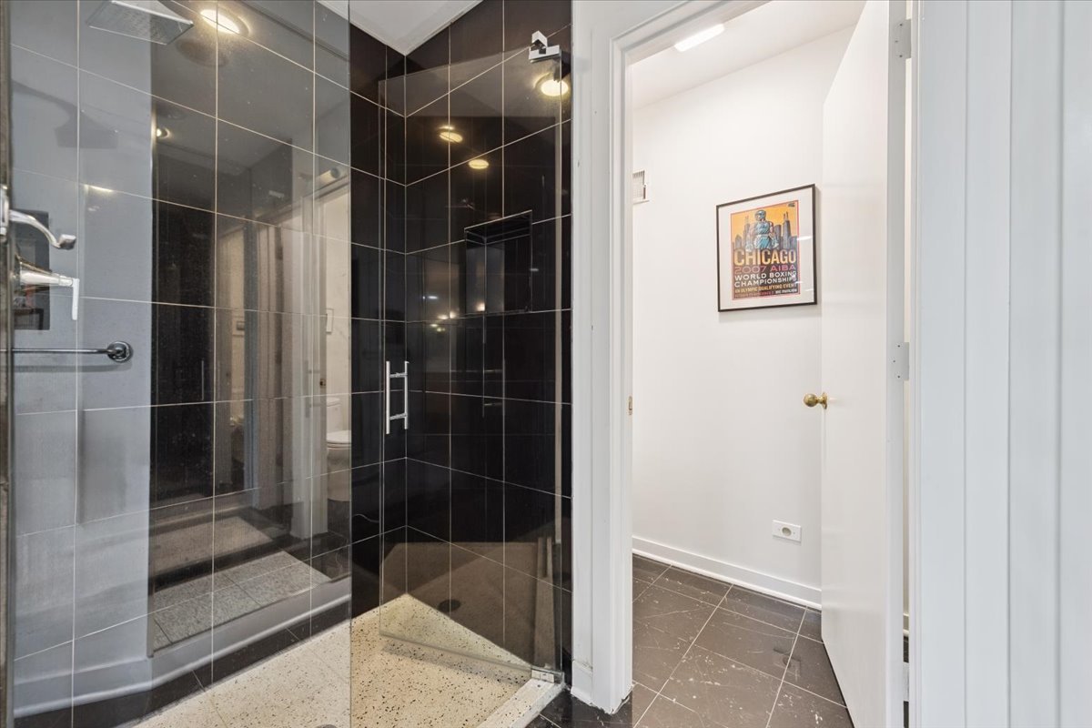 2100 North Racine Avenue, Unit 4B Chicago, IL 60614 - Photo 34 of 43 Gallery Image 34