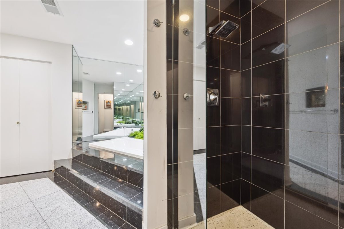 2100 North Racine Avenue, Unit 4B Chicago, IL 60614 - Photo 35 of 43 Gallery Image 35