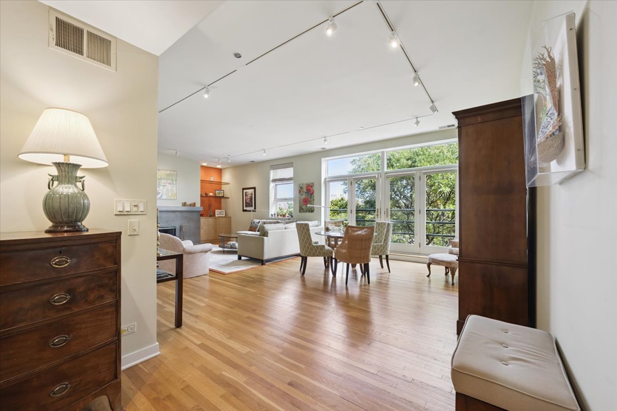 2100 North Racine Avenue, Unit 4B Chicago, IL 60614 - Photo 8 of 43 Gallery Image 8