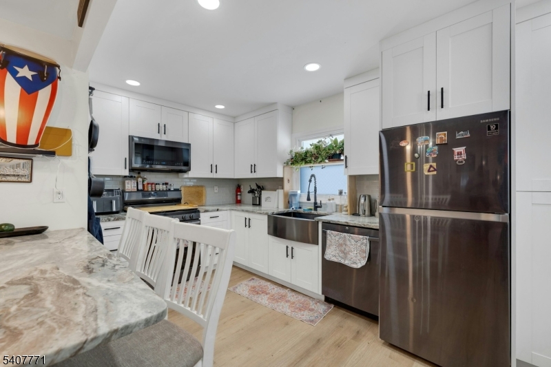 45 Howard Avenue Rochelle Park, NJ 07662 - Photo 4 of 26