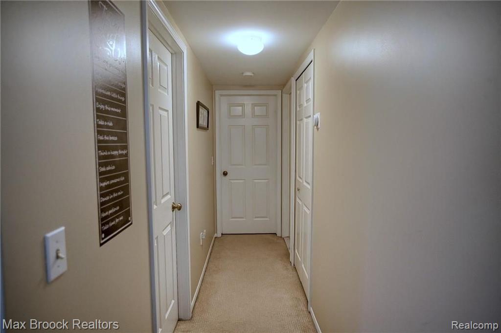 210 Pine Tree Ridge, Unit 4 Waterford, MI 48327 - Photo 14 of 22