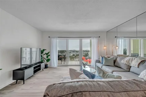 $385,000 | 400 64th Avenue, Unit 907 St, Pete Beach, FL 33706