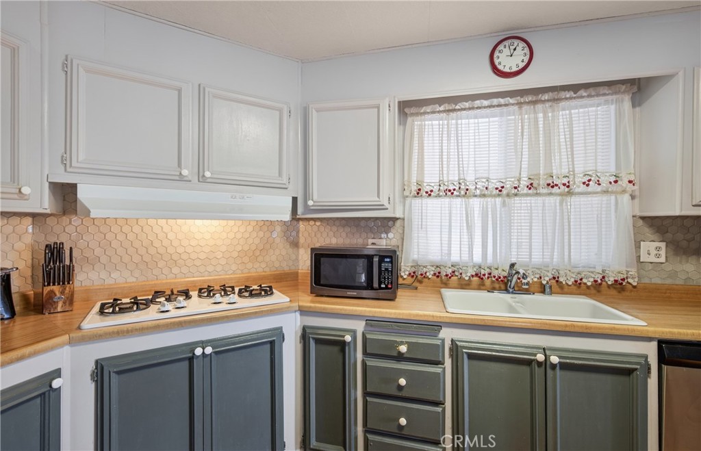 449 Crown Ridge Road Perris, CA 92570 - Photo 13 of 24 Gallery Image 13