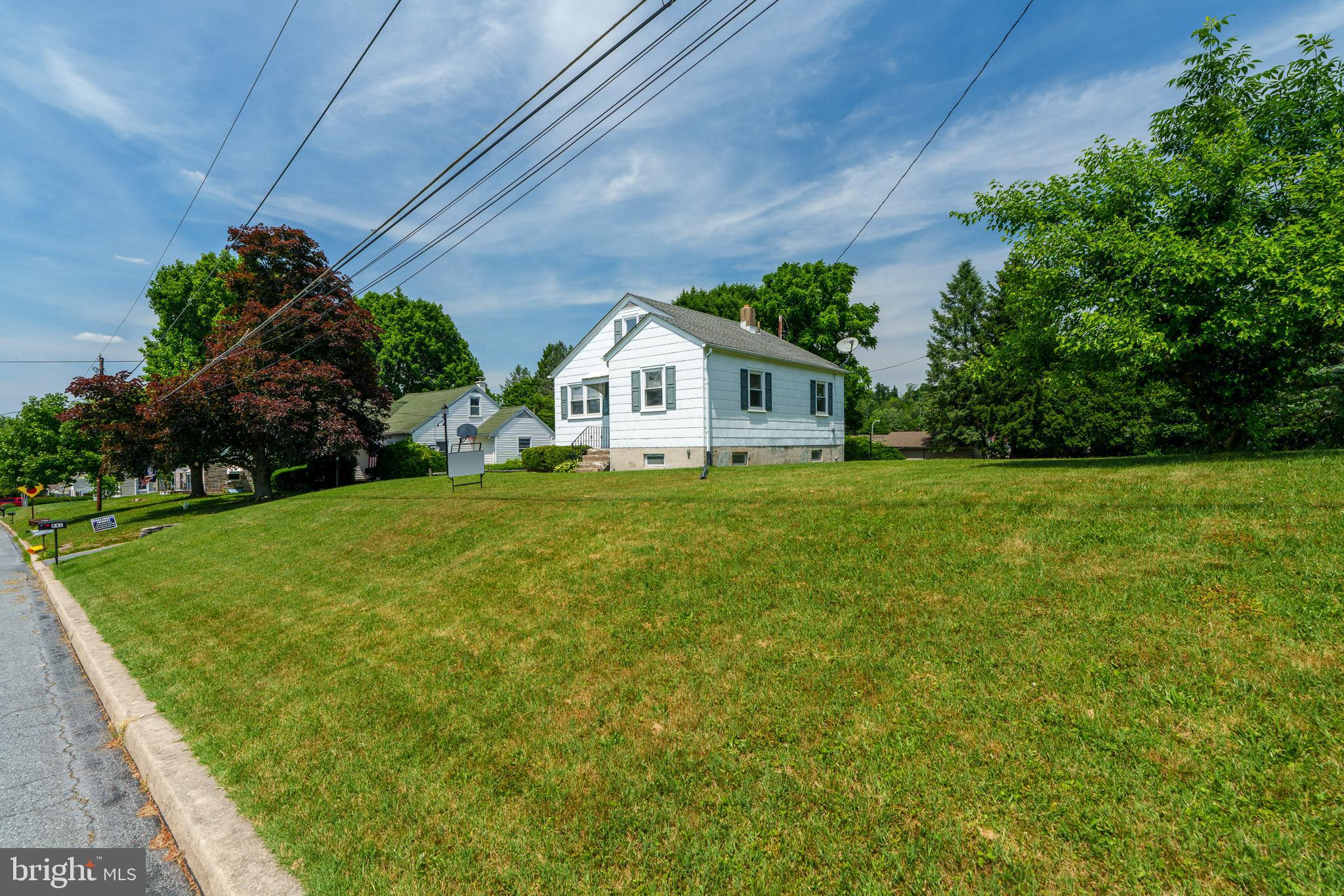 941 High Boulevard Reading, PA 19607 - Photo 2 of 31