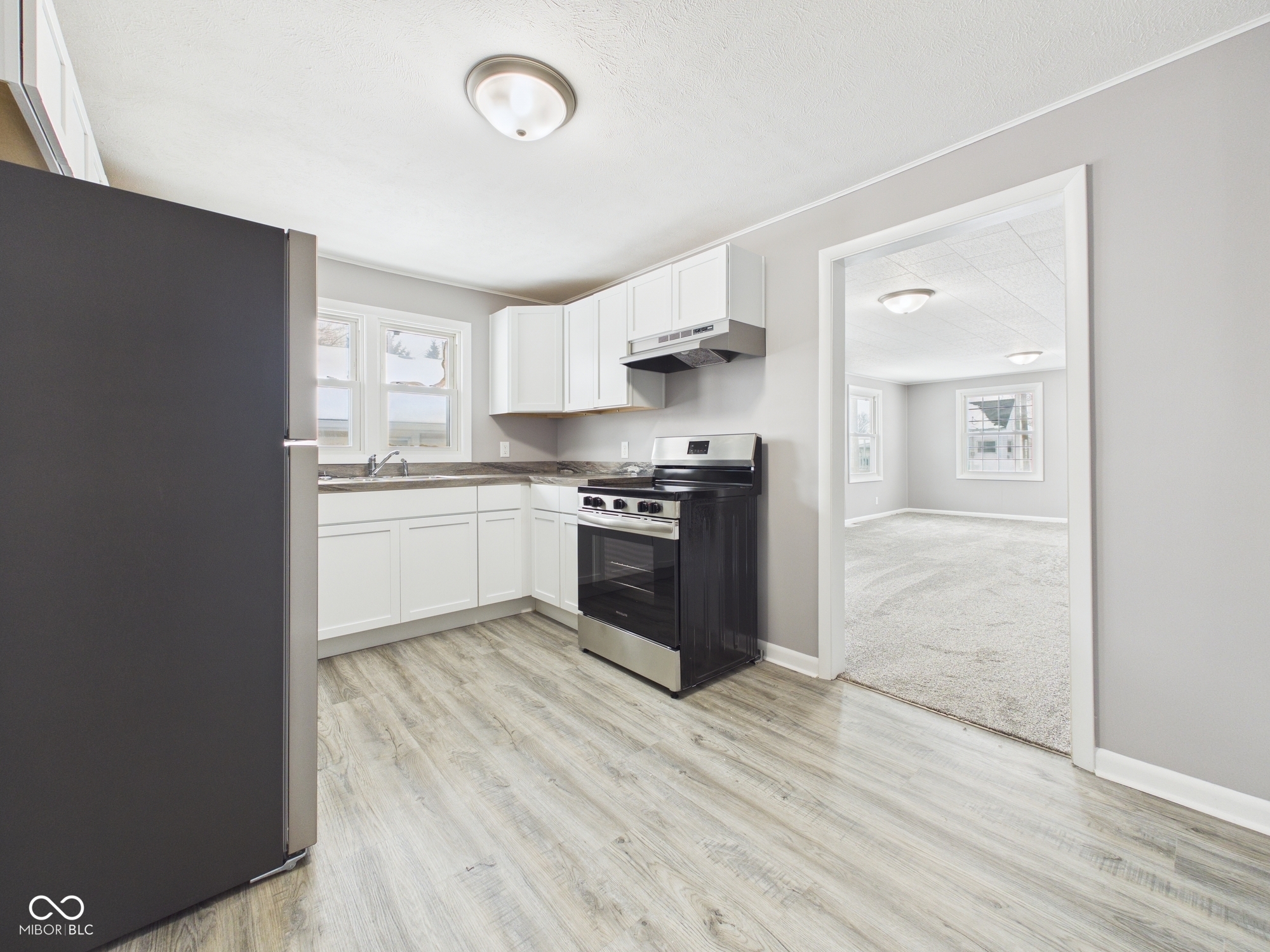 124 West Cross Street Anderson, IN 46012 - Photo 9 of 30