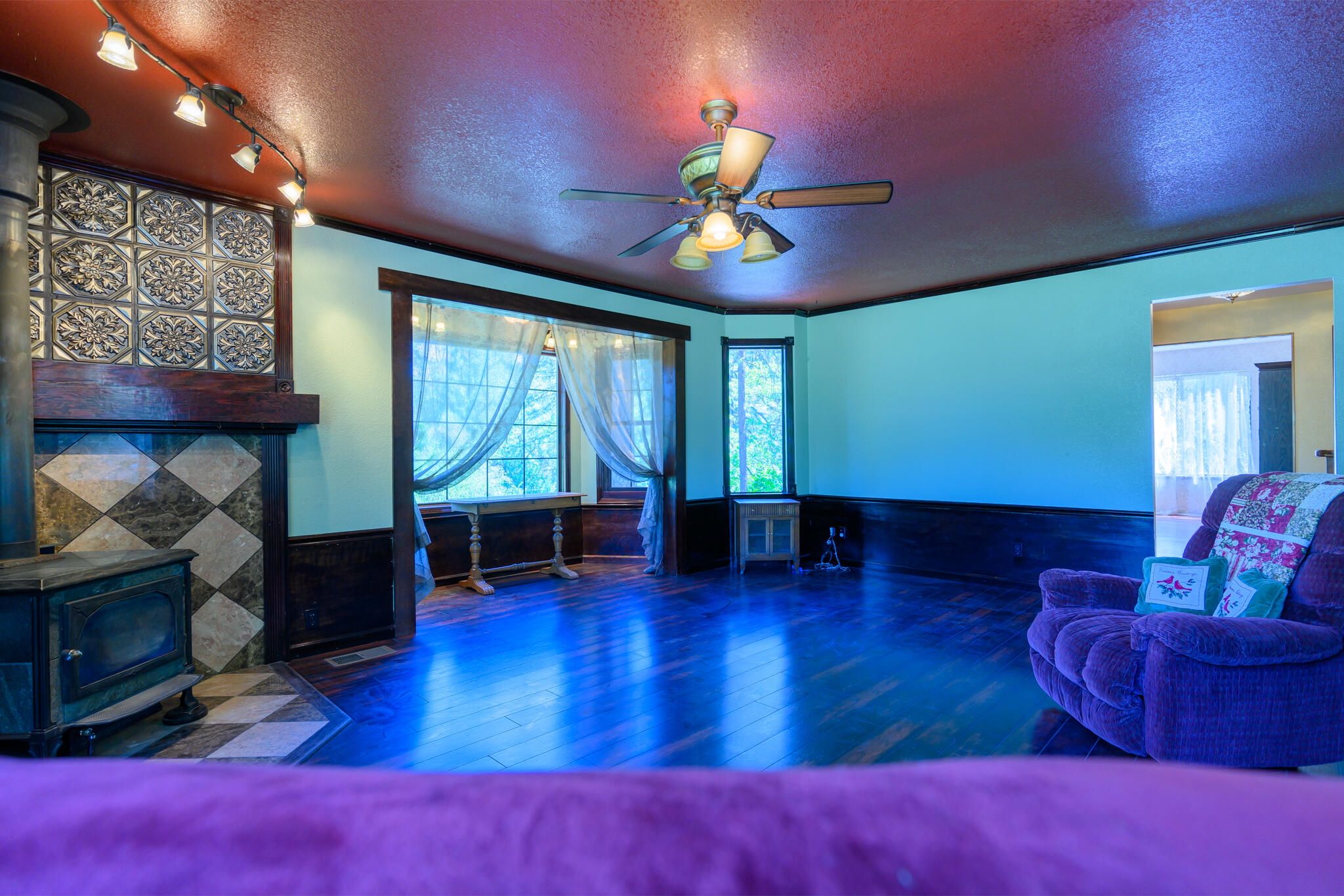 12866 Flint Creek Road Redding, CA 96003 - Photo 4 of 57 Living Room