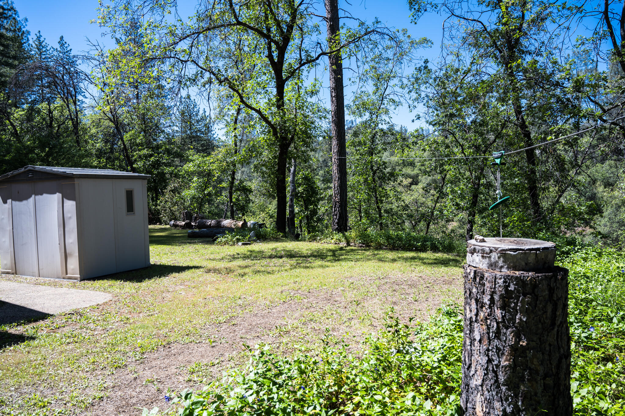 12866 Flint Creek Road Redding, CA 96003 - Photo 47 of 57 Side Yard