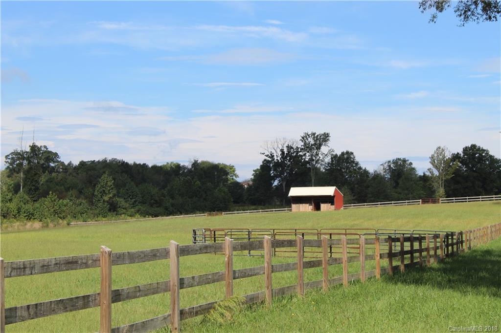 1061 Johnson Road Columbus, NC 28722 - Photo 4 of 9