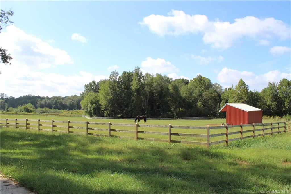 1061 Johnson Road Columbus, NC 28722 - Photo 5 of 9