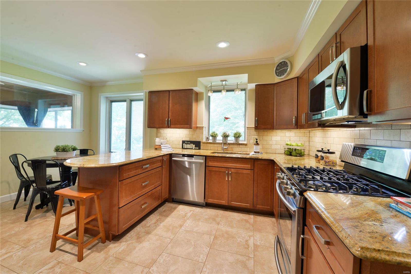 6040 Highfield Road St. Louis, MO 63109 - Photo 18 of 57 Gallery Image 18