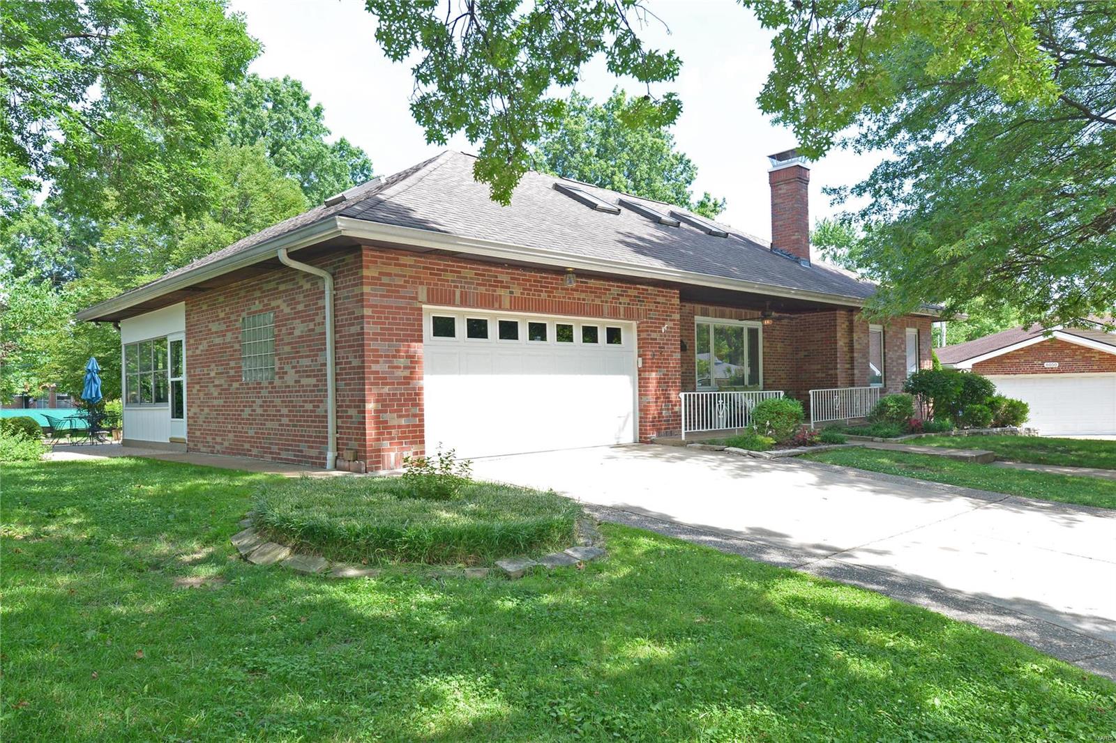 6040 Highfield Road St. Louis, MO 63109 - Photo 3 of 57 Gallery Image 3