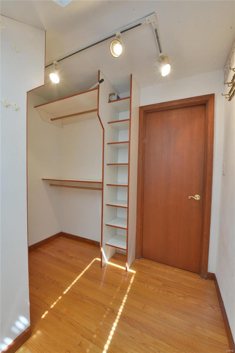 6040 Highfield Road St. Louis, MO 63109 - Photo 35 of 57 Gallery Image 35