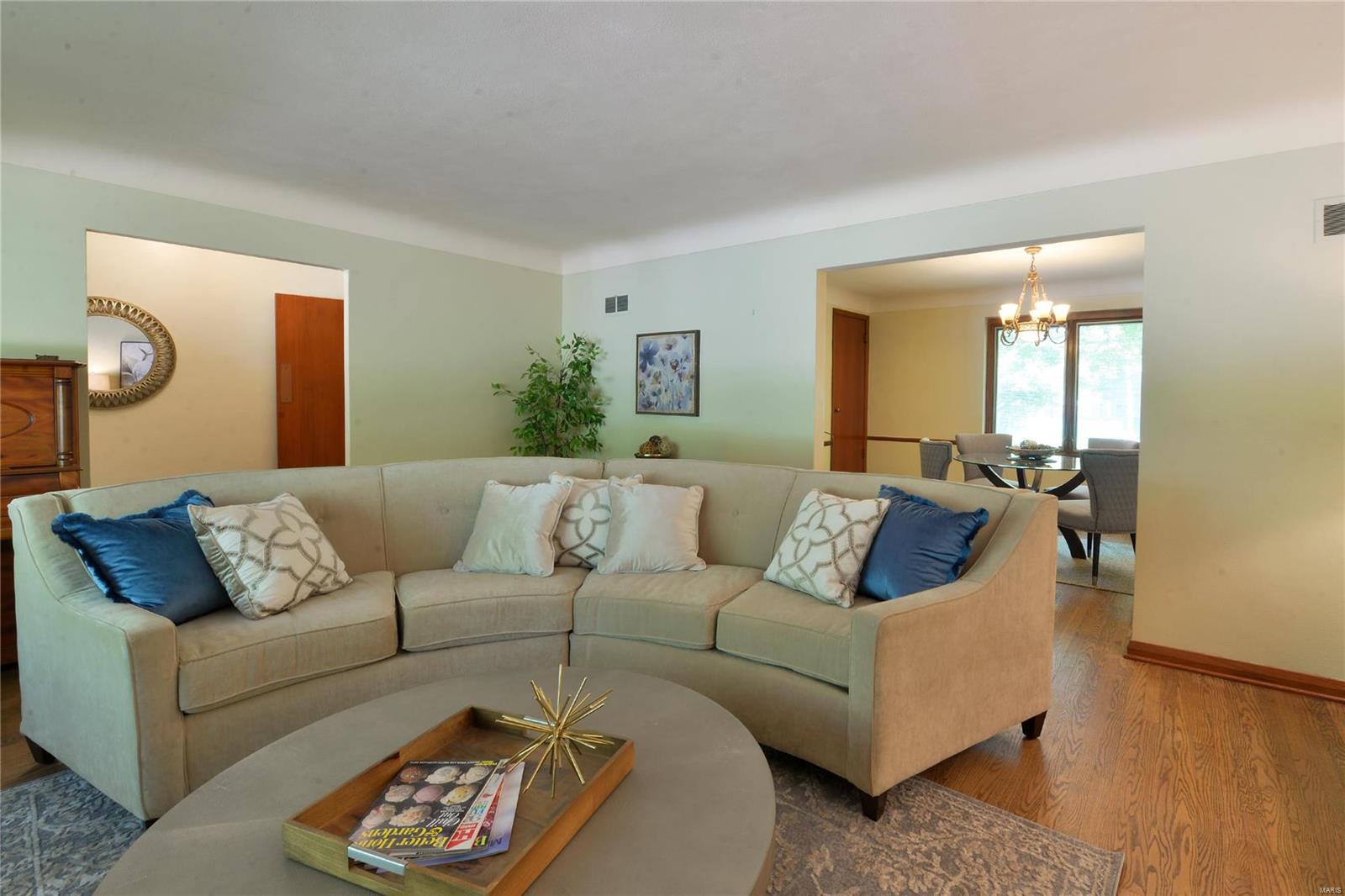 6040 Highfield Road St. Louis, MO 63109 - Photo 6 of 57 Gallery Image 6