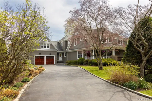 $5,500,000 | 16 Middle Drive, Manhasset, NY 11030