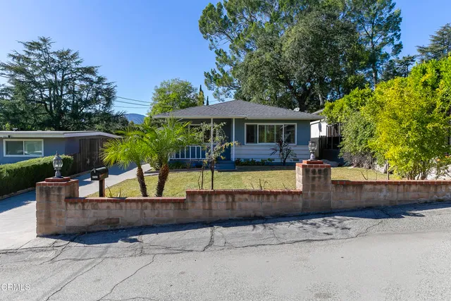 front view of house with a yard