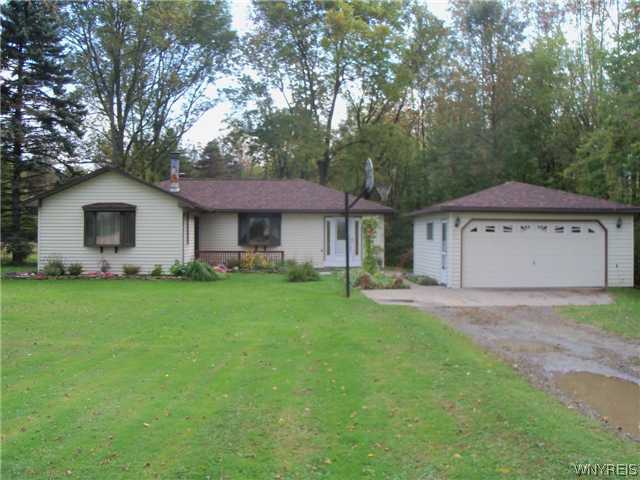 165 Lotus Point Road Brant, NY 14081 - Photo 1 of 1 Exterior Front
