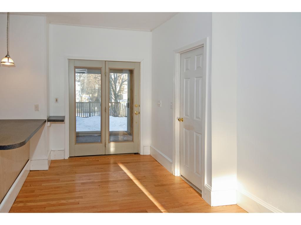514 Middle Street Portsmouth, NH 03801 - Photo 5 of 27