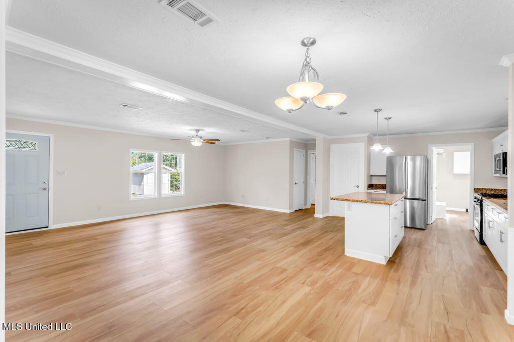 19050 Cemetery Road Saucier, MS 39574 - Photo 13 of 54 19050CemeteryRd-13